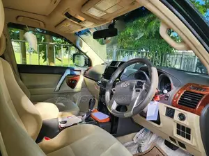 Toyota Land Cruiser Prado 2014