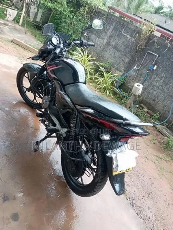 Bajaj Discover 2015