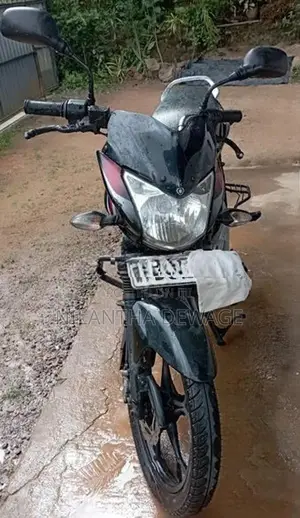 Bajaj Discover 2015