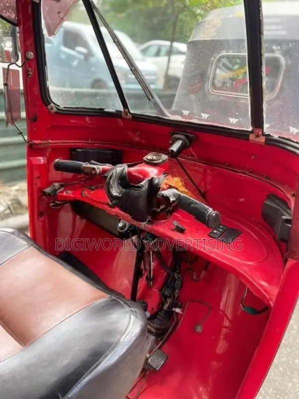 Bajaj RE 2006