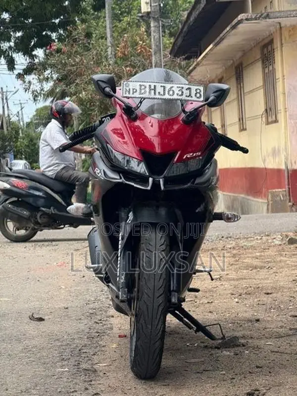 Yamaha R15 2018