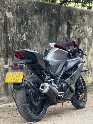 Yamaha R15 2018