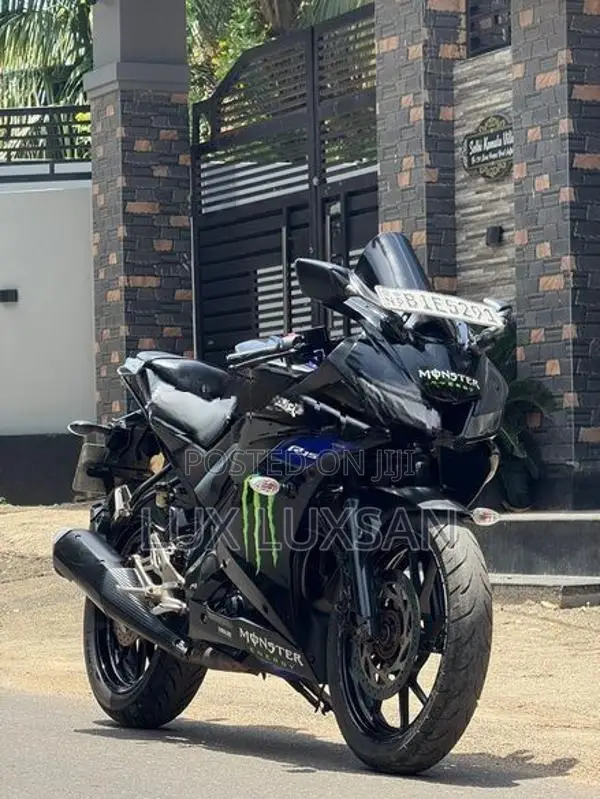 Yamaha R15 2019