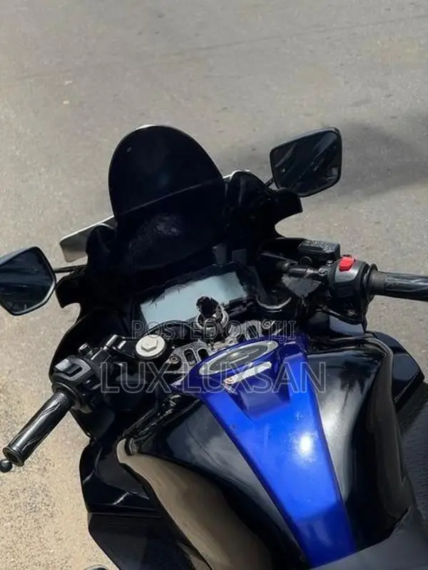 Yamaha R15 2019