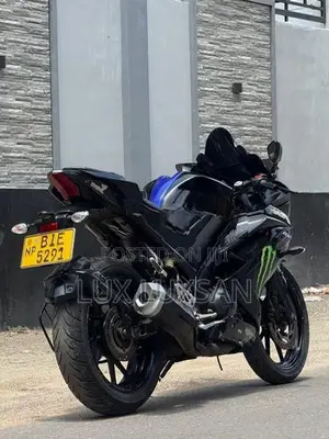 Yamaha R15 2019