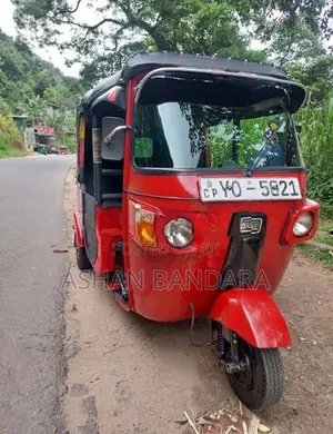 Bajaj RE 2011