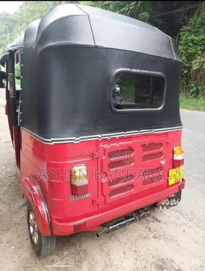 Bajaj RE 2011