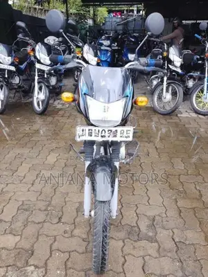 Bajaj CT100 2018