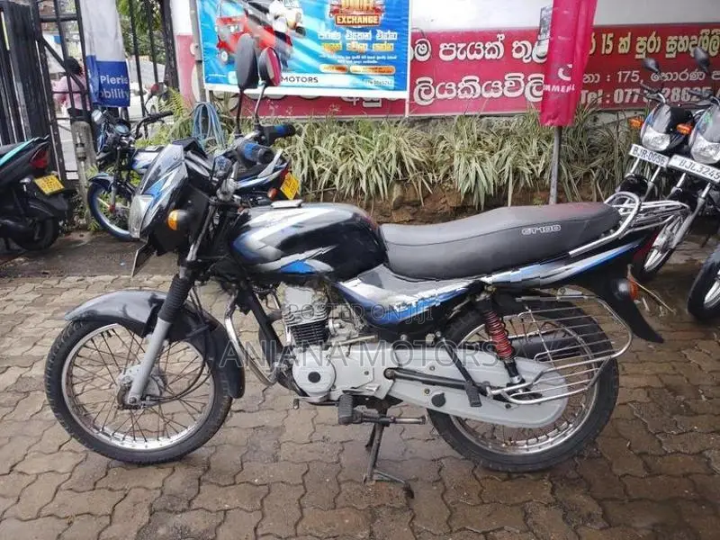 Bajaj CT100 2018