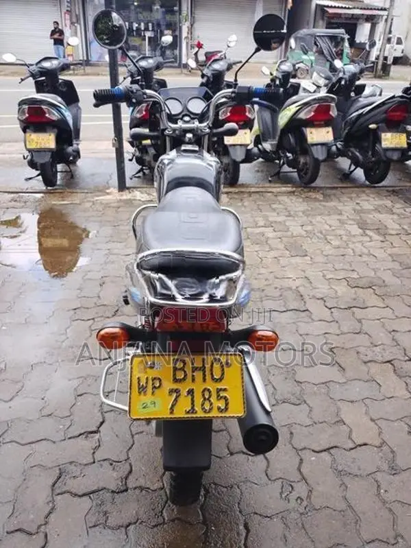 Bajaj CT100 2018