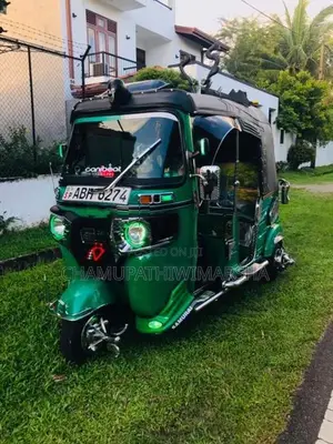 Bajaj RE 2016