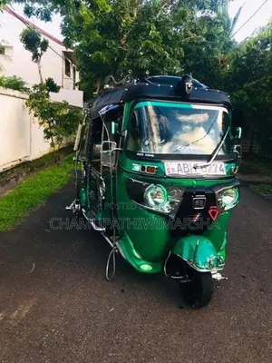 Bajaj RE 2016