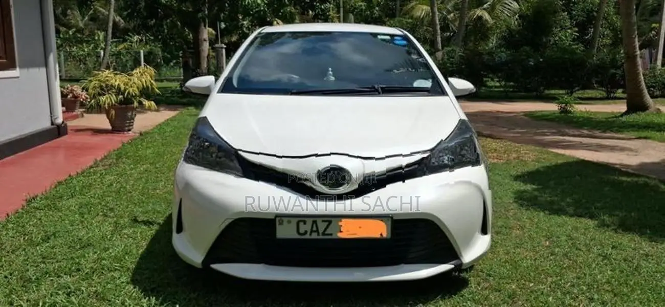 Toyota Vitz 2015