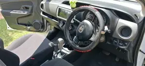 Toyota Vitz 2015