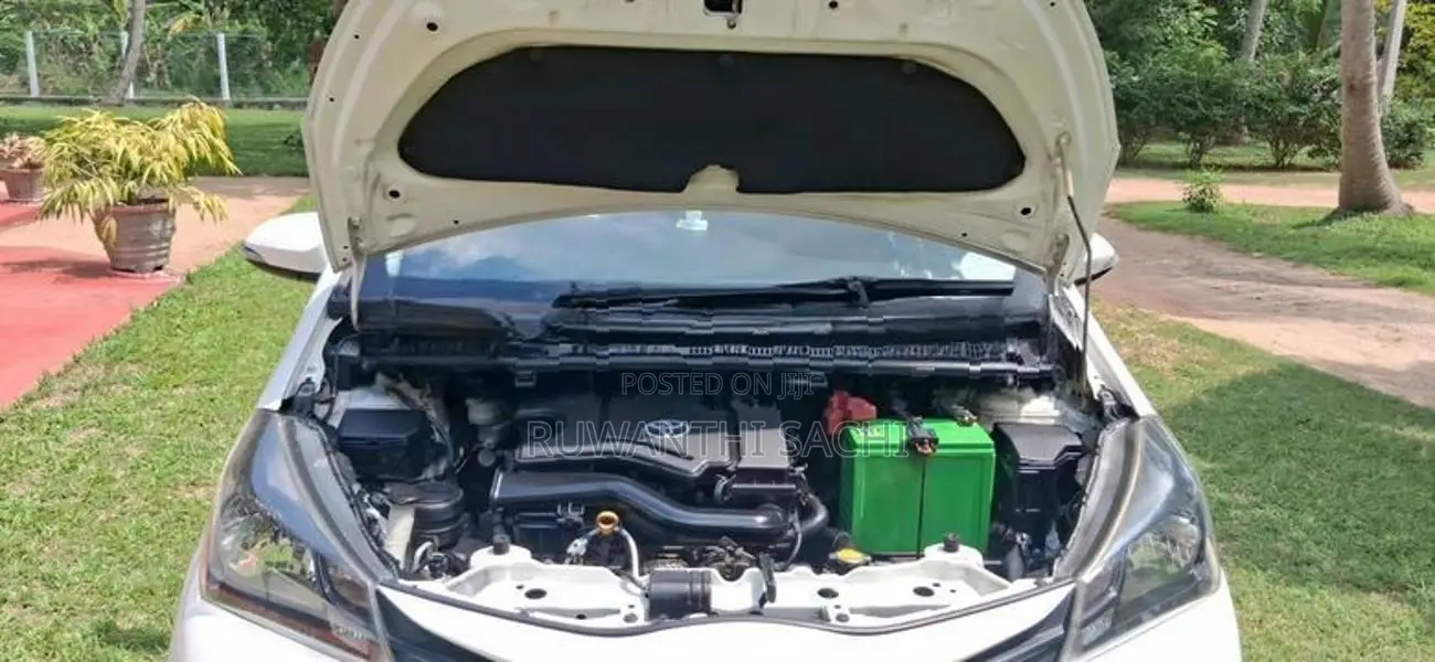 Toyota Vitz 2015