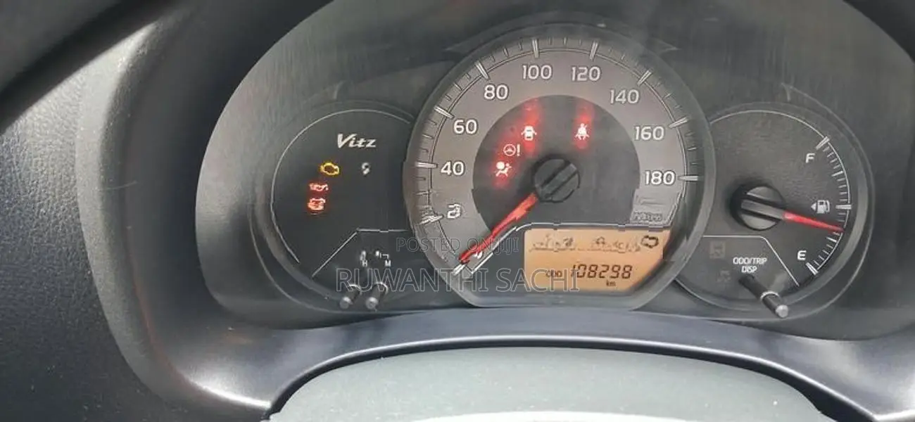 Toyota Vitz 2015