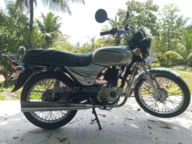 Bajaj Boxer 2004