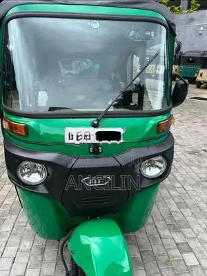 Bajaj RE EFI 238cc 2026