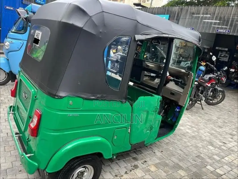 Bajaj RE EFI 238cc 2026