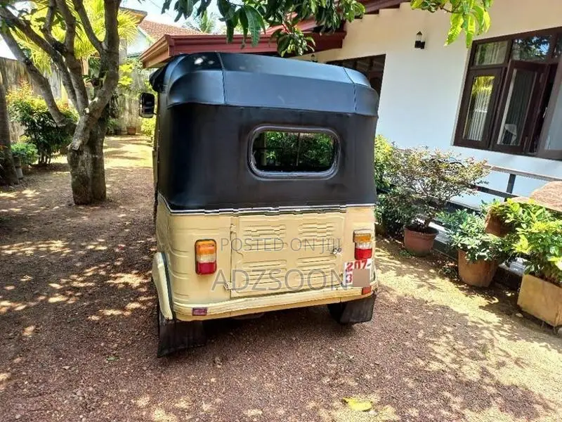 Bajaj RE Three Wheeler 2000