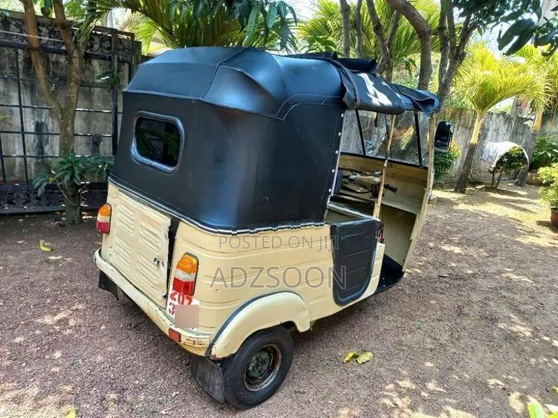Bajaj RE Three Wheeler 2000