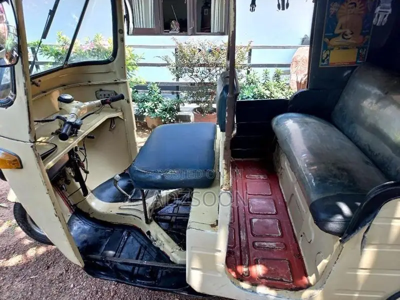 Bajaj RE Three Wheeler 2000