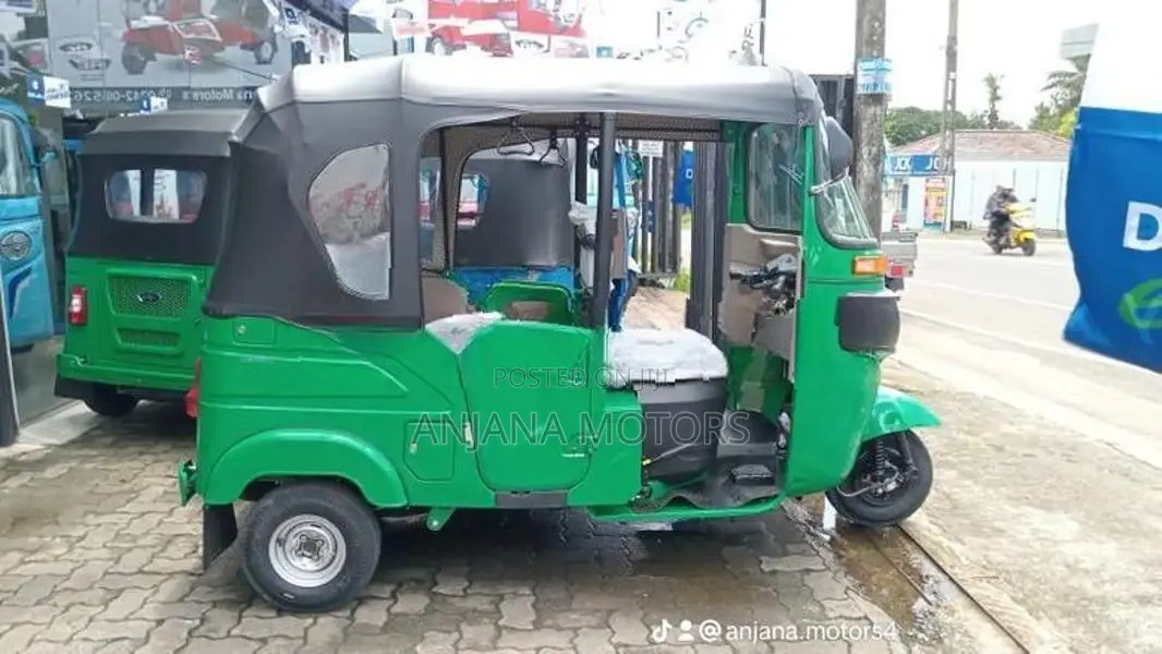 Bajaj RE 2026
