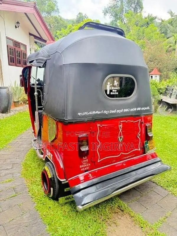 Bajaj RE Three Wheeler 2015