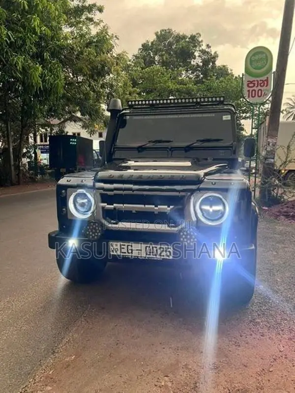 Land Rover Defender 110 1996