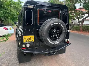 Land Rover Defender 110 1996