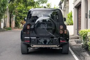 Land Rover Defender X-Dynamic HSE-PHEV 2026