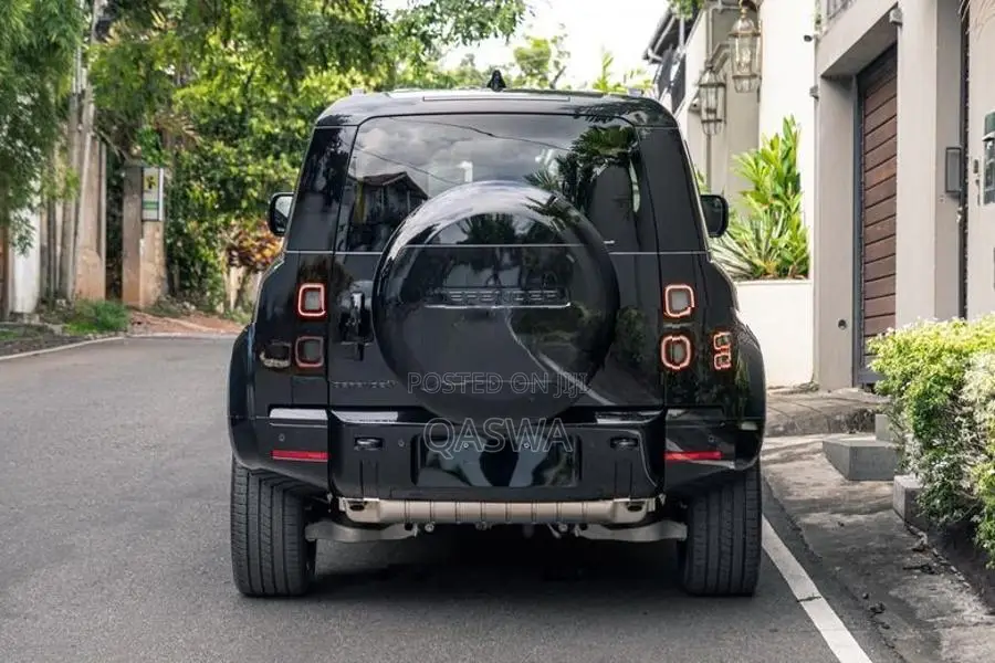 Land Rover Defender X-Dynamic HSE-PHEV 2026