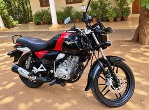 Bajaj V15 2016