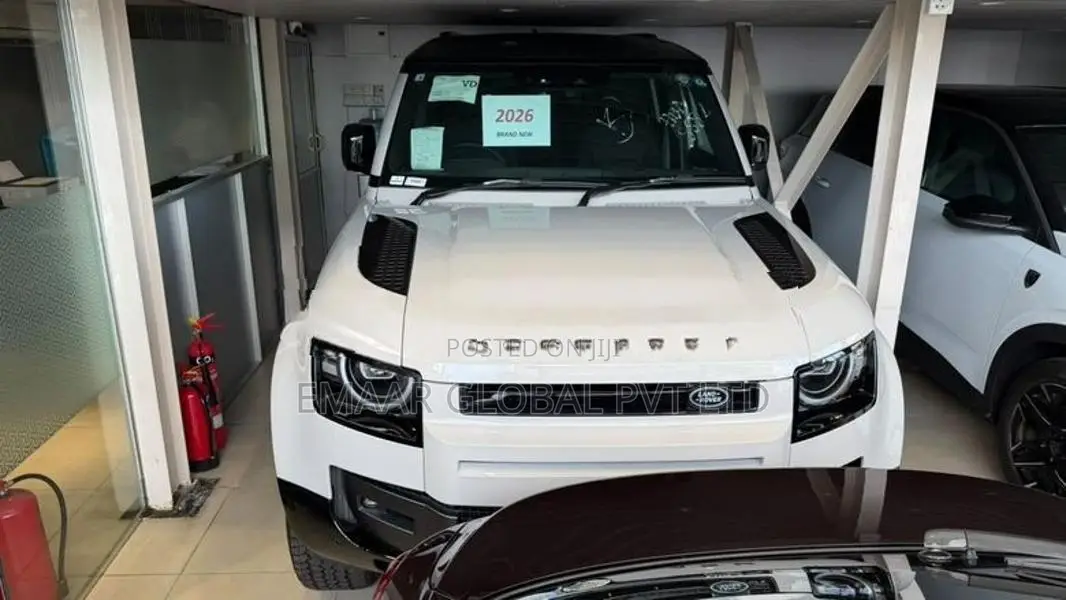 Land Rover Defender Stairght Petrol 2026