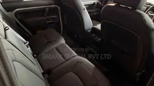 Land Rover Defender Stairght Petrol 2026