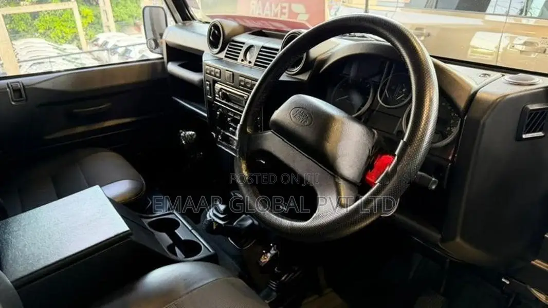 Land Rover Defender 2014