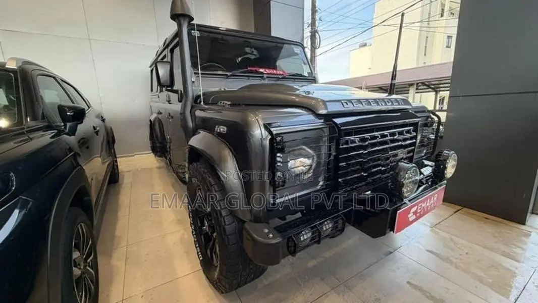 Land Rover Defender 2014