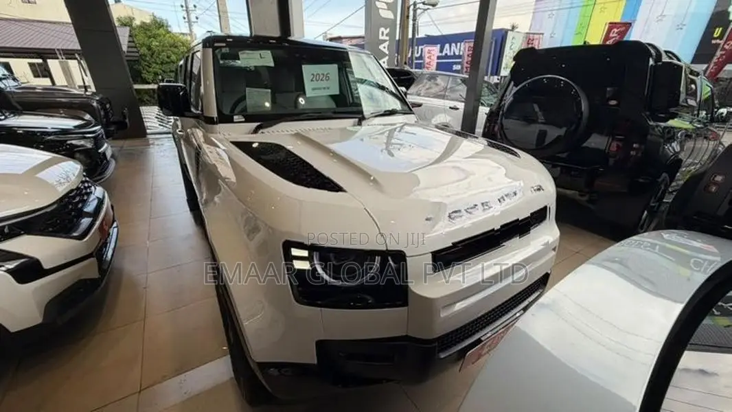Land Rover Defender Fully loaded 2026