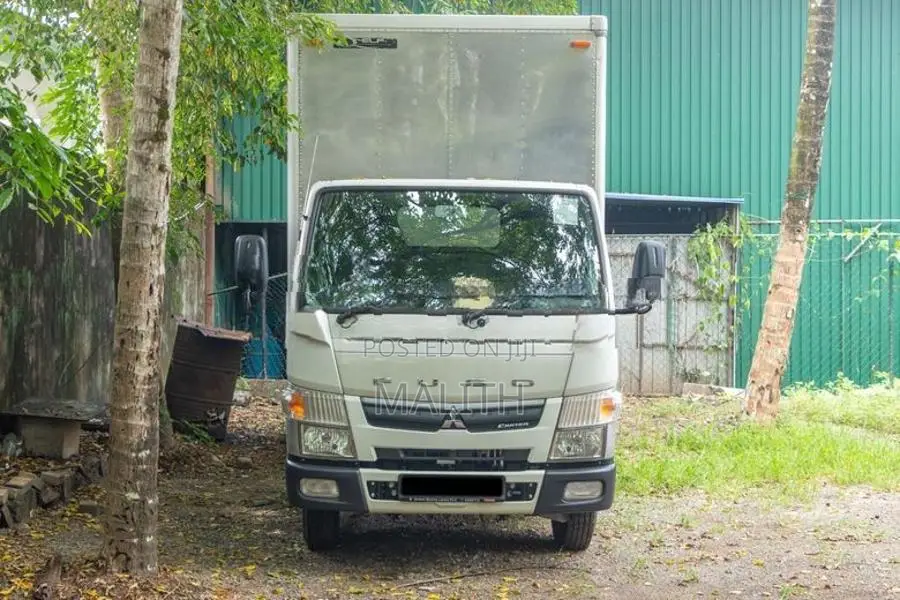 Mitsubishi Canter 2025