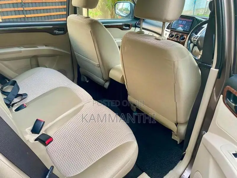Mitsubishi Montero 100km 2012
