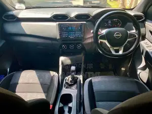 Nissan Magnite Acenta Ez-Shift 2025