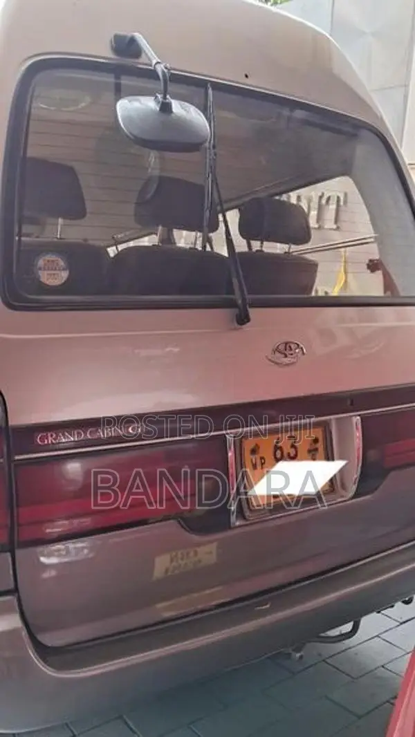 Toyota Dolphin 1995