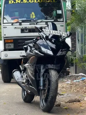 Yamaha R15 2019