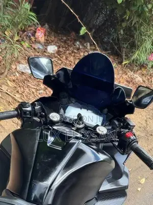 Yamaha R15 2019