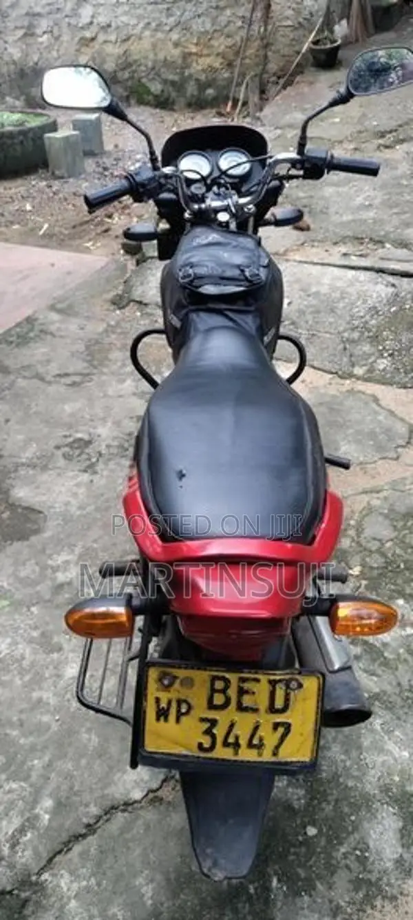 Bajaj Platina 100 ES 2016
