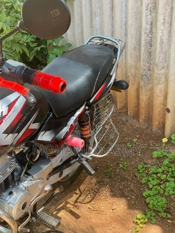 Bajaj CT100 2021