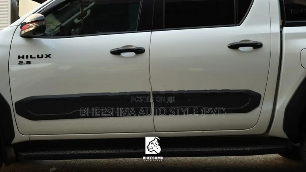 Toyota Hilux Travo Door Molding
