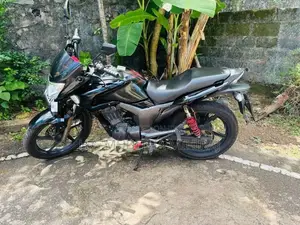 Hero Hunk 150R 2015