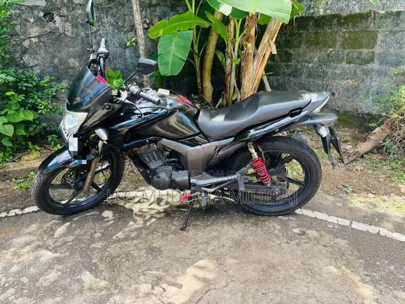 Hero Hunk 150R 2015