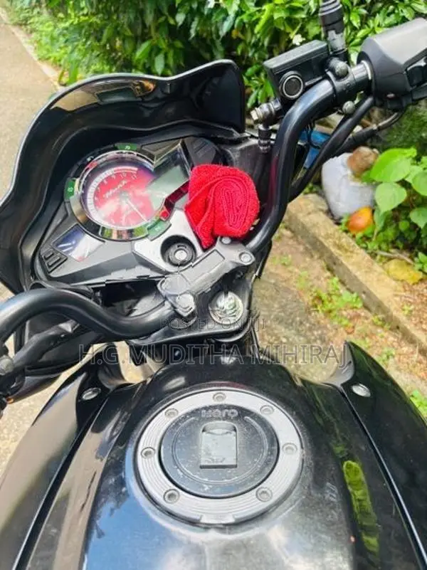 Hero Hunk 150R 2015